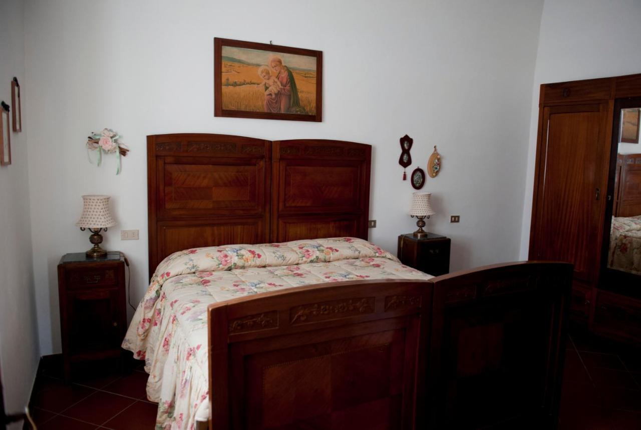 Il Portone Apartments Volterra Camera foto